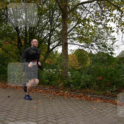 11.10.2026 - Bramfelder Halbmarathon 2026 J. Mangold http://msf.ph/oto/10828078 11.10.2026 10:47:21 Laufen 9, 143, 292, 373 meine-sportfotos.de