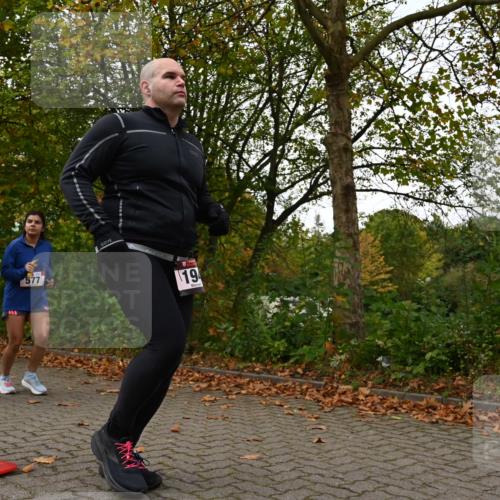 11.10.2026 - Bramfelder Halbmarathon 2026 J. Mangold http://msf.ph/oto/10828215 11.10.2026 10:49:35 Laufen 194, 577, 589, 611 meine-sportfotos.de