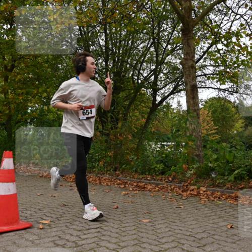 11.10.2026 - Bramfelder Halbmarathon 2026 J. Mangold http://msf.ph/oto/10828329 11.10.2026 10:51:35 Laufen 654 meine-sportfotos.de