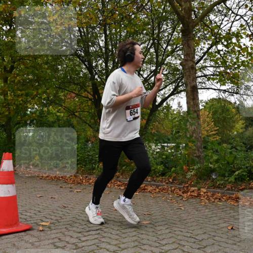 11.10.2026 - Bramfelder Halbmarathon 2026 J. Mangold http://msf.ph/oto/10828332 11.10.2026 10:51:35 Laufen 654 meine-sportfotos.de