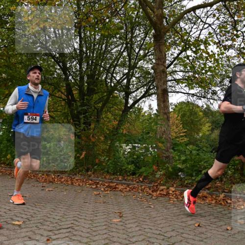 11.10.2026 - Bramfelder Halbmarathon 2026 J. Mangold http://msf.ph/oto/10828385 11.10.2026 10:52:58 Laufen 214, 263, 348, 551, 594, 702 meine-sportfotos.de