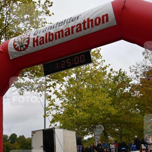 11.10.2026 - Bramfelder Halbmarathon 2026 J. Mangold http://msf.ph/oto/10828487 11.10.2026 10:54:59 Laufen 434, 526 meine-sportfotos.de
