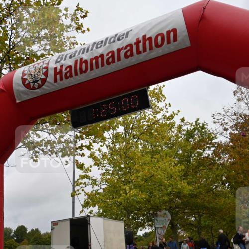 11.10.2026 - Bramfelder Halbmarathon 2026 J. Mangold http://msf.ph/oto/10828490 11.10.2026 10:54:59 Laufen 434, 526 meine-sportfotos.de