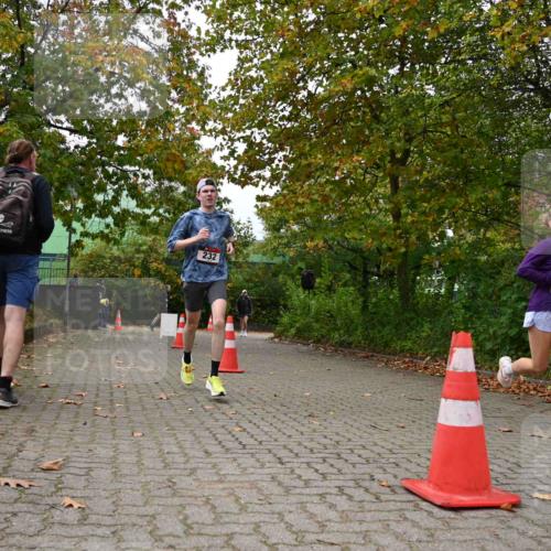 11.10.2026 - Bramfelder Halbmarathon 2026 J. Mangold http://msf.ph/oto/10828585 11.10.2026 10:56:05 Laufen 232, 478, 535 meine-sportfotos.de