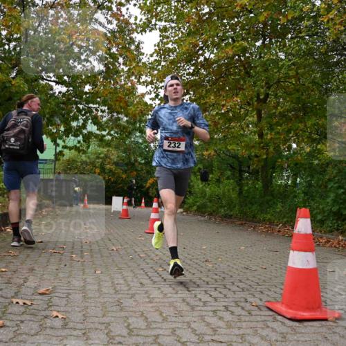 11.10.2026 - Bramfelder Halbmarathon 2026 J. Mangold http://msf.ph/oto/10828589 11.10.2026 10:56:06 Laufen 232, 478 meine-sportfotos.de