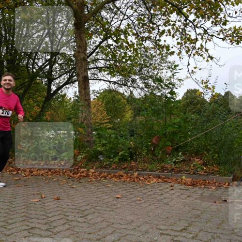 11.10.2026 - Bramfelder Halbmarathon 2026 J. Mangold http://msf.ph/oto/10828655 11.10.2026 10:57:03 Laufen 75, 270, 323, 360, 553, 769 meine-sportfotos.de