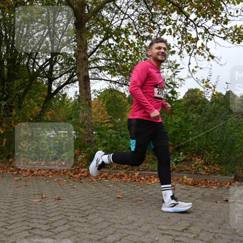 11.10.2026 - Bramfelder Halbmarathon 2026 J. Mangold http://msf.ph/oto/10828662 11.10.2026 10:57:03 Laufen 75, 270, 323, 360, 553, 769 meine-sportfotos.de