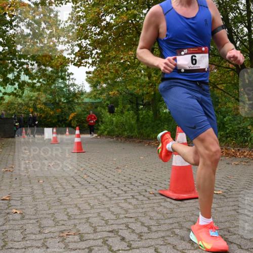 11.10.2026 - Bramfelder Halbmarathon 2026 J. Mangold http://msf.ph/oto/10828707 11.10.2026 10:57:38 Laufen 6, 363 meine-sportfotos.de