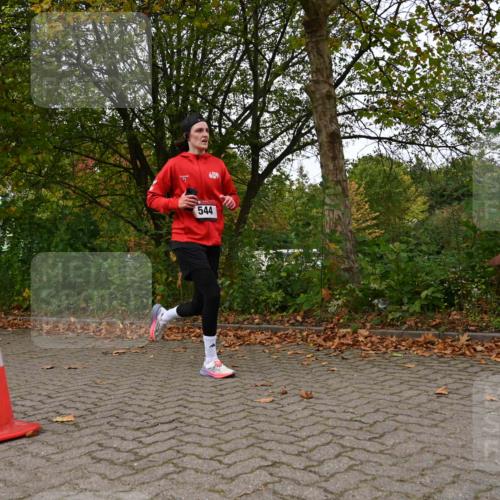 11.10.2026 - Bramfelder Halbmarathon 2026 J. Mangold http://msf.ph/oto/10828711 11.10.2026 10:57:43 Laufen 6 meine-sportfotos.de