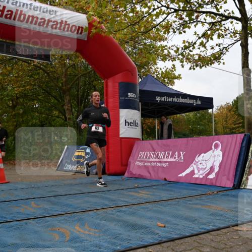 11.10.2026 - Bramfelder Halbmarathon 2026 J. Mangold http://msf.ph/oto/10828927 11.10.2026 11:00:35 Laufen 62, 432, 452, 567, 605, 738 meine-sportfotos.de