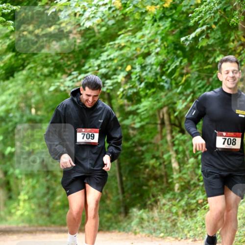 11.10.2026 - Bramfelder Halbmarathon 2026 Dr. Thomas Lammeyer http://msf.ph/oto/10829280 11.10.2026 11:09:16 Laufen 709, 708 meine-sportfotos.de