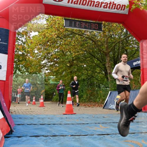 11.10.2026 - Bramfelder Halbmarathon 2026 J. Mangold http://msf.ph/oto/10829350 11.10.2026 11:04:28 Laufen 271, 371, 392, 428, 576, 635 meine-sportfotos.de