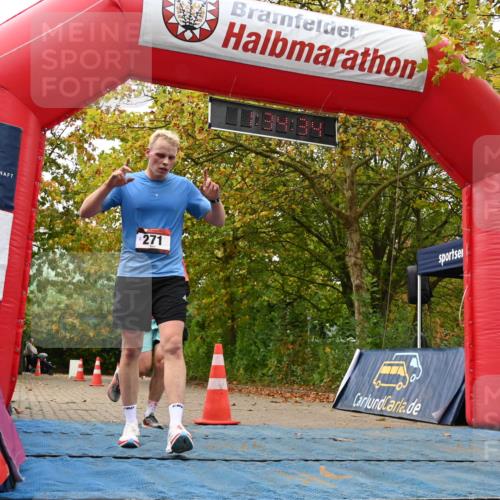 11.10.2026 - Bramfelder Halbmarathon 2026 J. Mangold http://msf.ph/oto/10829367 11.10.2026 11:04:33 Laufen 271, 371, 428, 576 meine-sportfotos.de