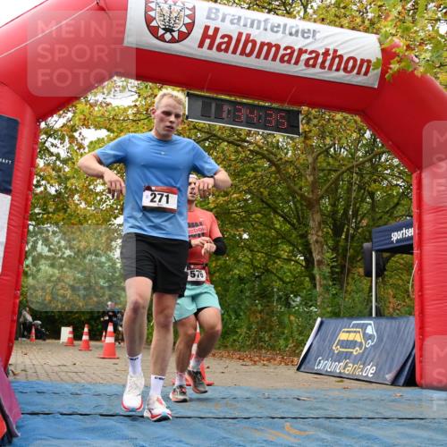 11.10.2026 - Bramfelder Halbmarathon 2026 J. Mangold http://msf.ph/oto/10829372 11.10.2026 11:04:33 Laufen 271, 371, 428, 576 meine-sportfotos.de
