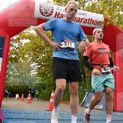 11.10.2026 - Bramfelder Halbmarathon 2026 J. Mangold http://msf.ph/oto/10829381 11.10.2026 11:04:34 Laufen 79, 271, 371, 428, 576 meine-sportfotos.de