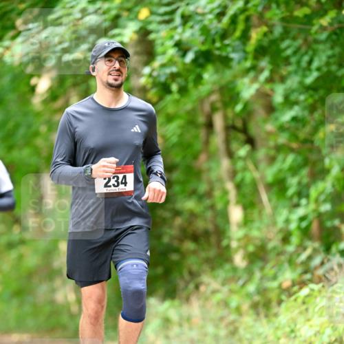 11.10.2026 - Bramfelder Halbmarathon 2026 Dr. Thomas Lammeyer http://msf.ph/oto/10829406 11.10.2026 11:10:17 Laufen 234 meine-sportfotos.de
