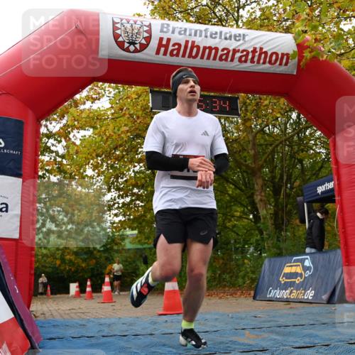 11.10.2026 - Bramfelder Halbmarathon 2026 J. Mangold http://msf.ph/oto/10829464 11.10.2026 11:05:32 Laufen 816 meine-sportfotos.de