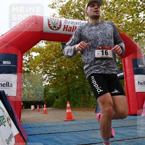 11.10.2026 - Bramfelder Halbmarathon 2026 J. Mangold http://msf.ph/oto/10829569 11.10.2026 11:06:48 Laufen 16, 40 meine-sportfotos.de