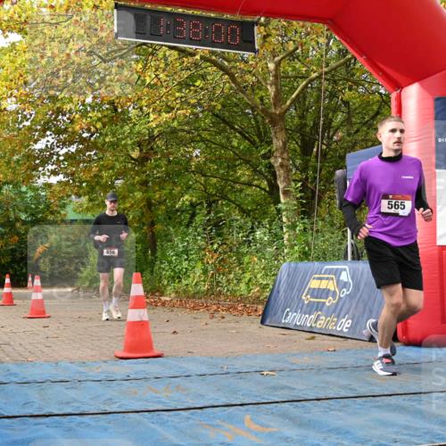 11.10.2026 - Bramfelder Halbmarathon 2026 J. Mangold http://msf.ph/oto/10829716 11.10.2026 11:07:59 Laufen 565, 656 meine-sportfotos.de