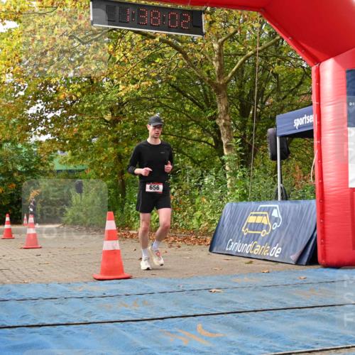 11.10.2026 - Bramfelder Halbmarathon 2026 J. Mangold http://msf.ph/oto/10829729 11.10.2026 11:08:00 Laufen 565, 656 meine-sportfotos.de