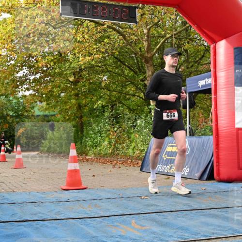 11.10.2026 - Bramfelder Halbmarathon 2026 J. Mangold http://msf.ph/oto/10829738 11.10.2026 11:08:01 Laufen 565, 656 meine-sportfotos.de