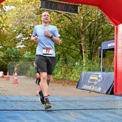 11.10.2026 - Bramfelder Halbmarathon 2026 J. Mangold http://msf.ph/oto/10829765 11.10.2026 11:08:14 Laufen 77, 560 meine-sportfotos.de