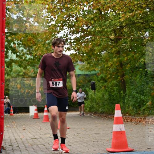 11.10.2026 - Bramfelder Halbmarathon 2026 J. Mangold http://msf.ph/oto/10829871 11.10.2026 11:09:17 Laufen  meine-sportfotos.de
