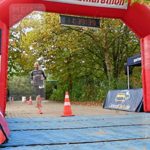 11.10.2026 - Bramfelder Halbmarathon 2026 J. Mangold http://msf.ph/oto/10829932 11.10.2026 11:09:38 Laufen 274, 730 meine-sportfotos.de