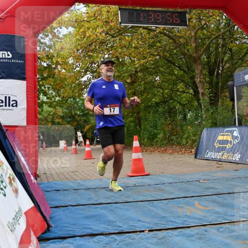 11.10.2026 - Bramfelder Halbmarathon 2026 J. Mangold http://msf.ph/oto/10829973 11.10.2026 11:09:55 Laufen 17, 84 meine-sportfotos.de