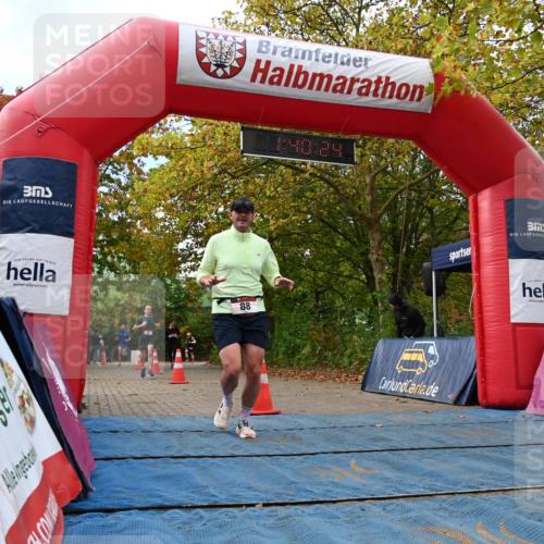 11.10.2026 - Bramfelder Halbmarathon 2026 J. Mangold http://msf.ph/oto/10830047 11.10.2026 11:10:23 Laufen 9, 88, 201, 230, 729 meine-sportfotos.de