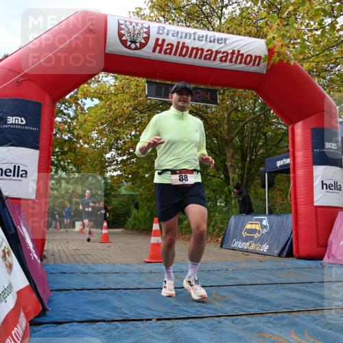 11.10.2026 - Bramfelder Halbmarathon 2026 J. Mangold http://msf.ph/oto/10830050 11.10.2026 11:10:23 Laufen 9, 88, 201, 230, 729 meine-sportfotos.de