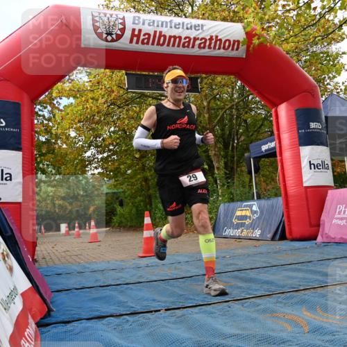 11.10.2026 - Bramfelder Halbmarathon 2026 J. Mangold http://msf.ph/oto/10830074 11.10.2026 11:10:32 Laufen 29, 201, 729 meine-sportfotos.de