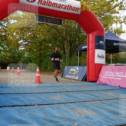 11.10.2026 - Bramfelder Halbmarathon 2026 J. Mangold http://msf.ph/oto/10830092 11.10.2026 11:10:57 Laufen 102 meine-sportfotos.de
