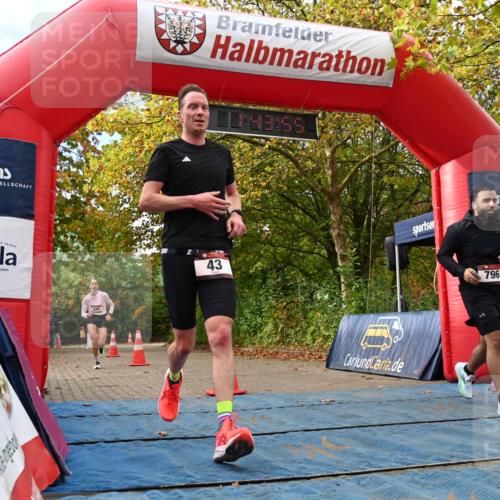 11.10.2026 - Bramfelder Halbmarathon 2026 J. Mangold http://msf.ph/oto/10830287 11.10.2026 11:13:54 Laufen 43, 346, 796 meine-sportfotos.de