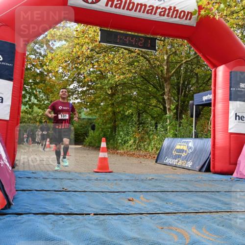 11.10.2026 - Bramfelder Halbmarathon 2026 J. Mangold http://msf.ph/oto/10830317 11.10.2026 11:14:19 Laufen 101, 760 meine-sportfotos.de