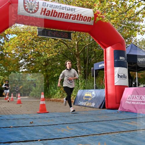 11.10.2026 - Bramfelder Halbmarathon 2026 J. Mangold http://msf.ph/oto/10830398 11.10.2026 11:15:57 Laufen 454, 654 meine-sportfotos.de