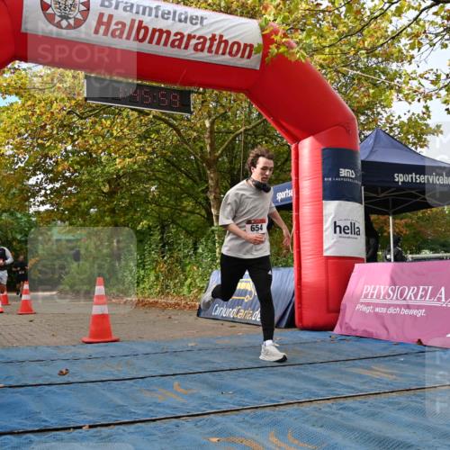 11.10.2026 - Bramfelder Halbmarathon 2026 J. Mangold http://msf.ph/oto/10830402 11.10.2026 11:15:57 Laufen 454, 654 meine-sportfotos.de