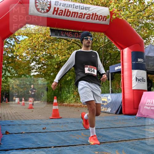 11.10.2026 - Bramfelder Halbmarathon 2026 J. Mangold http://msf.ph/oto/10830422 11.10.2026 11:16:00 Laufen 321, 454, 654 meine-sportfotos.de