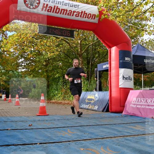 11.10.2026 - Bramfelder Halbmarathon 2026 J. Mangold http://msf.ph/oto/10830427 11.10.2026 11:16:04 Laufen 321, 454, 725 meine-sportfotos.de