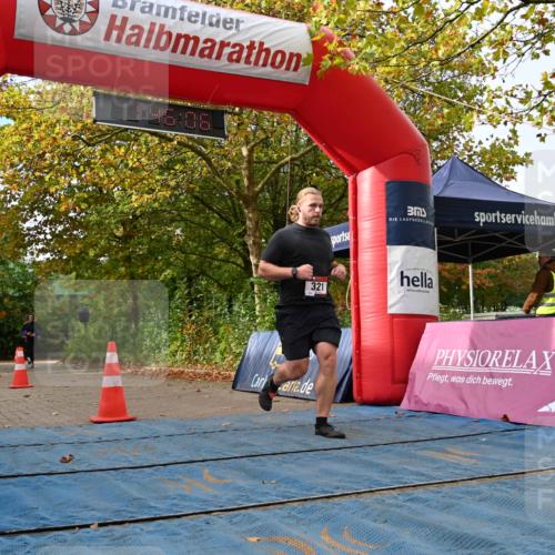11.10.2026 - Bramfelder Halbmarathon 2026 J. Mangold http://msf.ph/oto/10830432 11.10.2026 11:16:05 Laufen 321, 725 meine-sportfotos.de