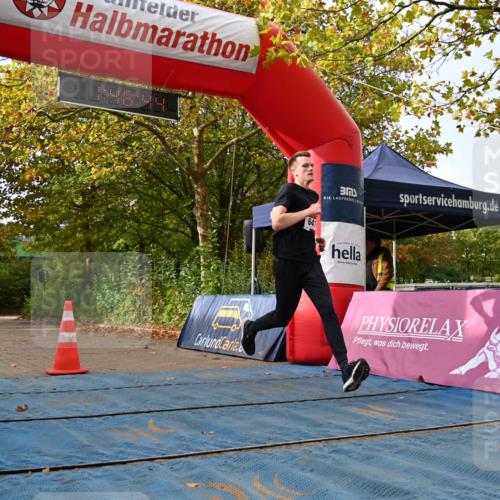 11.10.2026 - Bramfelder Halbmarathon 2026 J. Mangold http://msf.ph/oto/10830505 11.10.2026 11:16:42 Laufen 641 meine-sportfotos.de