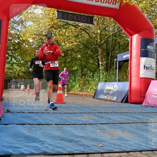 11.10.2026 - Bramfelder Halbmarathon 2026 J. Mangold http://msf.ph/oto/10830517 11.10.2026 11:17:00 Laufen 171, 460, 530, 551 meine-sportfotos.de