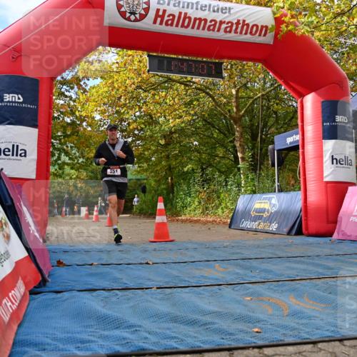 11.10.2026 - Bramfelder Halbmarathon 2026 J. Mangold http://msf.ph/oto/10830531 11.10.2026 11:17:06 Laufen 460, 551 meine-sportfotos.de