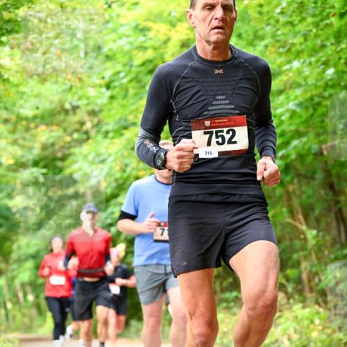 11.10.2026 - Bramfelder Halbmarathon 2026 Dr. Thomas Lammeyer http://msf.ph/oto/10831252 11.10.2026 11:15:43 Laufen 35, 752, 316 meine-sportfotos.de