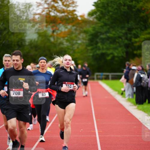 11.10.2026 - Bramfelder Halbmarathon 2026 LAZAROV Photography http://msf.ph/oto/10838106 11.10.2026 09:36:14 Laufen 708, 83, 753 meine-sportfotos.de