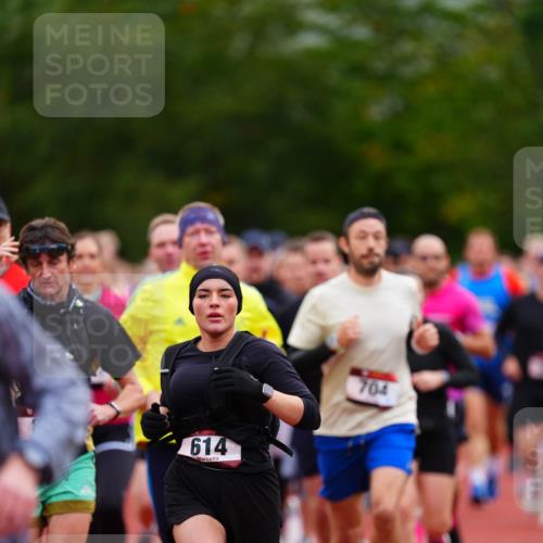 11.10.2026 - Bramfelder Halbmarathon 2026 LAZAROV Photography http://msf.ph/oto/10839887 11.10.2026 09:30:49 Laufen 614, 704 meine-sportfotos.de