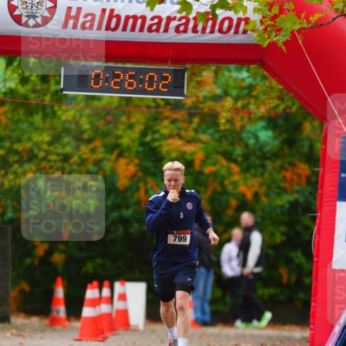 11.10.2026 - Bramfelder Halbmarathon 2026 LAZAROV Photography http://msf.ph/oto/10840463 11.10.2026 09:56:00 Laufen 0, 26, 02, 5, 799 meine-sportfotos.de
