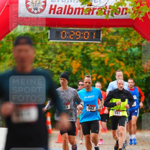 11.10.2026 - Bramfelder Halbmarathon 2026 LAZAROV Photography http://msf.ph/oto/10840718 11.10.2026 09:58:59 Laufen 0, 29, 01, 563, 562, 741 meine-sportfotos.de