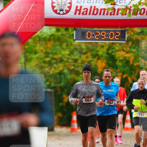 11.10.2026 - Bramfelder Halbmarathon 2026 LAZAROV Photography http://msf.ph/oto/10840721 11.10.2026 09:59:00 Laufen 0, 29, 02, 563, 562, 741 meine-sportfotos.de