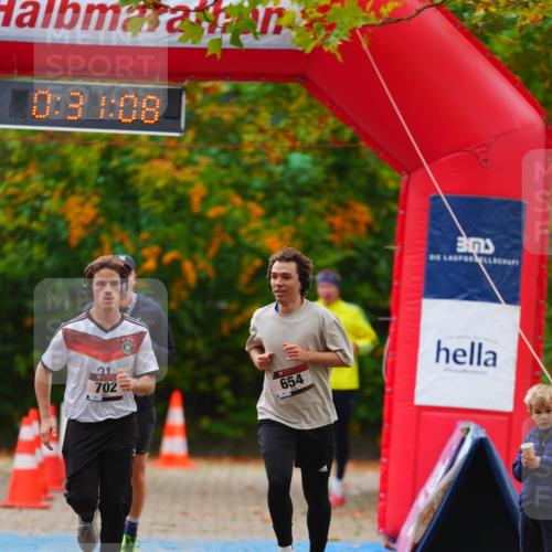 11.10.2026 - Bramfelder Halbmarathon 2026 LAZAROV Photography http://msf.ph/oto/10840871 11.10.2026 10:01:06 Laufen 0, 3, 1, 08, 21, 702, 654 meine-sportfotos.de